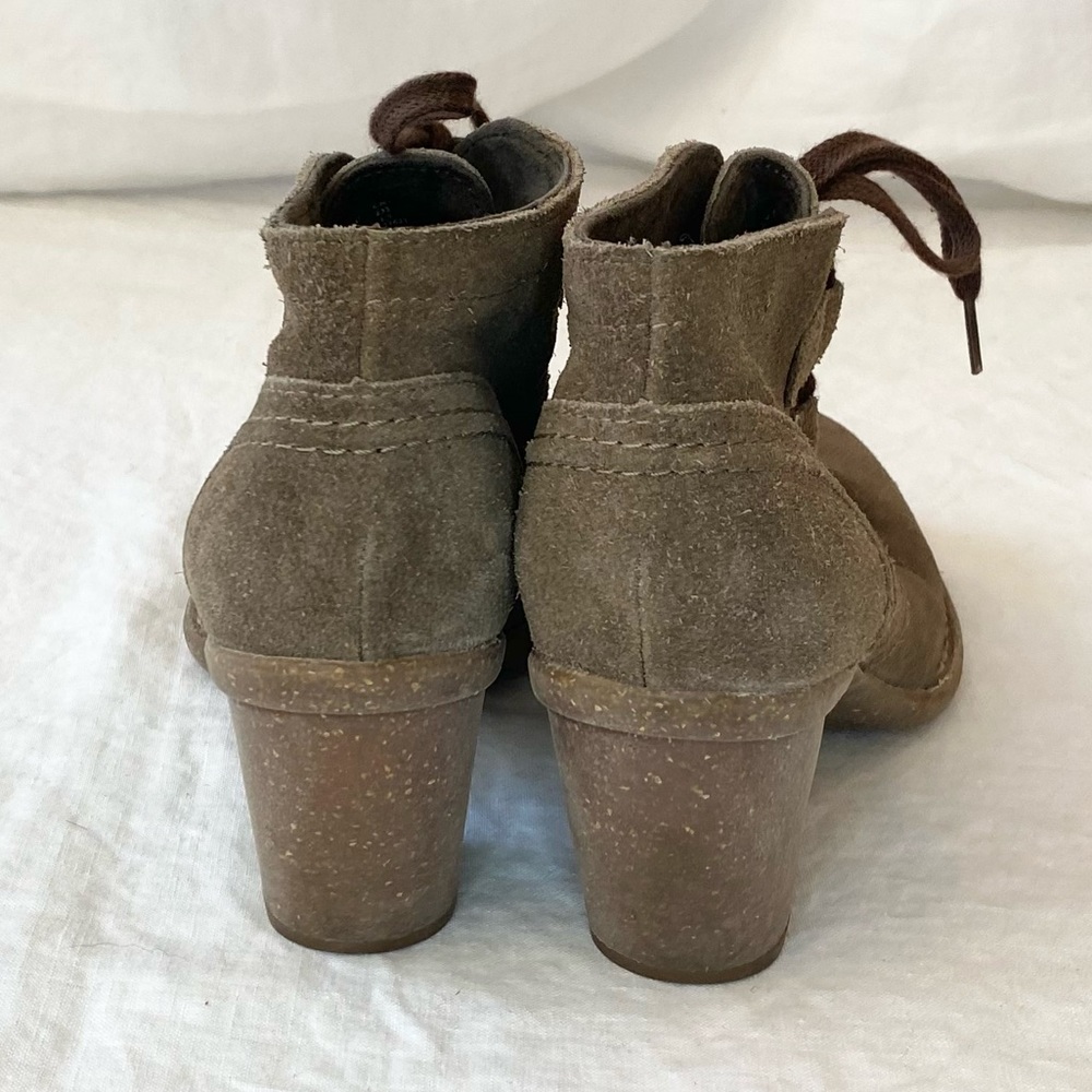 Clarks Artisan Brown Suede Leather Ankle Block Heel Comfort Booties - Picture 5 of 14
